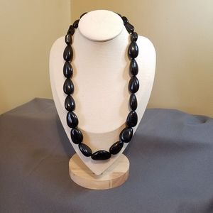 VTG black chunky beaded necklace
